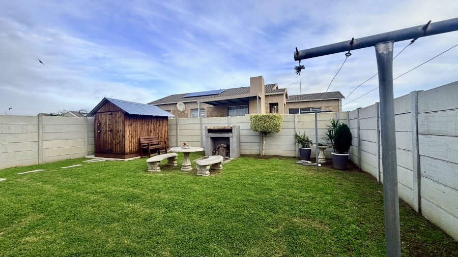 2 Bedroom Property for Sale in Parsonsvlei Eastern Cape